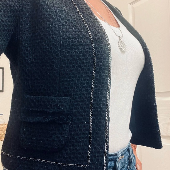 LAUREN CONRAD 3/4 sleeve Crop Blazer. Size 4. Black - Picture 8 of 8